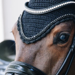 ✨ Bonnet Long Stone & Pearl Kentucky – Anti-mouches chic avec strass & perles