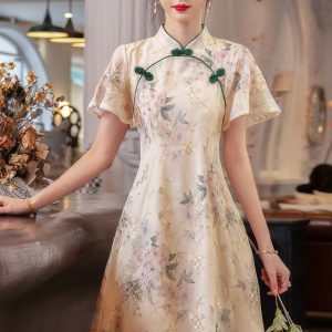 Cheongsam Florale Ivoire Avec Manches Évasées – Lixue