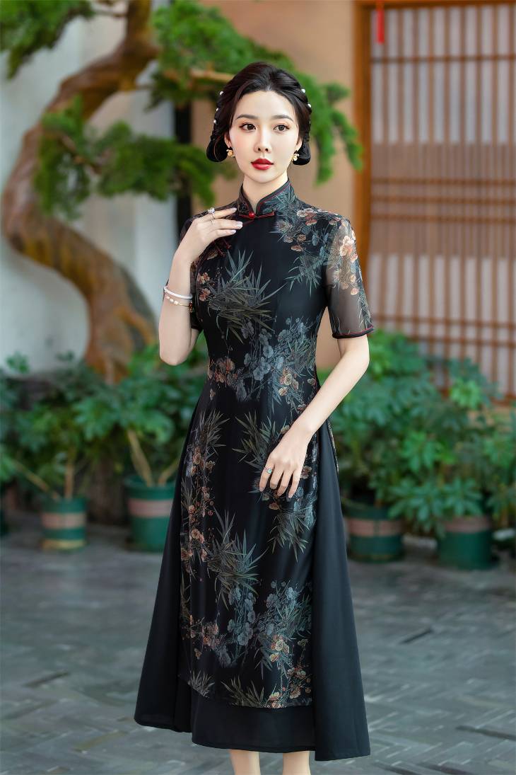 Cheongsam Noire Avec Manches Transparentes Et Motifs Floraux – Fengyi – Image 3