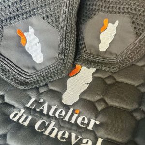 Ensemble Tapis & Bonnet L’Atelier du Cheval
