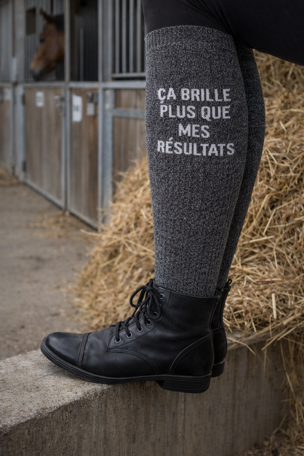 Chaussettes d’Équitation Paillettes à Slogan – Qualité Premium – Ça brille plus que mes résultats – Image 3