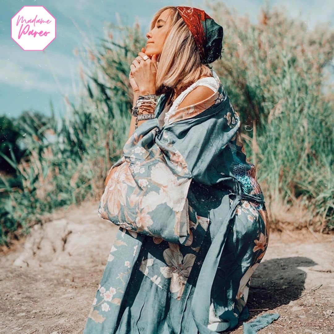 Kimono de Plage Manches Larges Effet Floral – Image 2