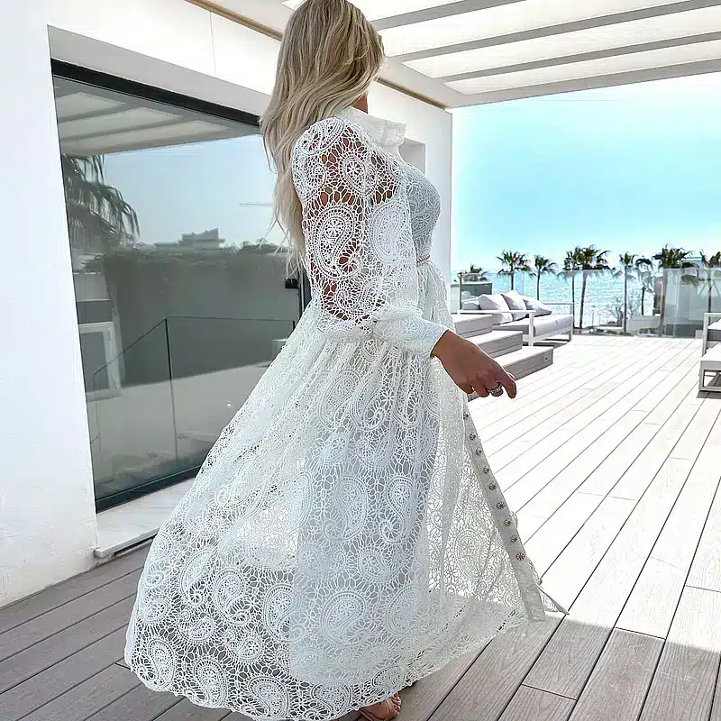 Longue Robe Vintage Boutonnée Blanche à Col Montant – Image 3