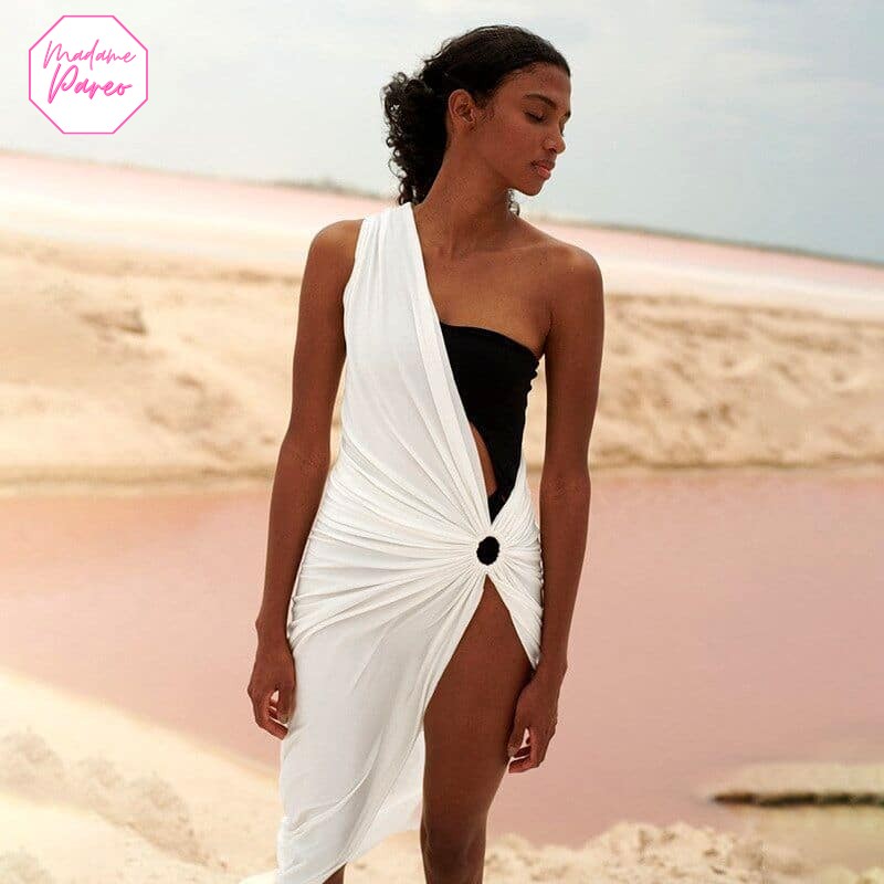 Robe de Plage Asymétrique Blanche à Épaule Dénudée – Image 2