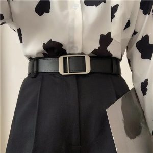 Ceinture Femme Tendance Effet Lisse avec Boucle Argentée